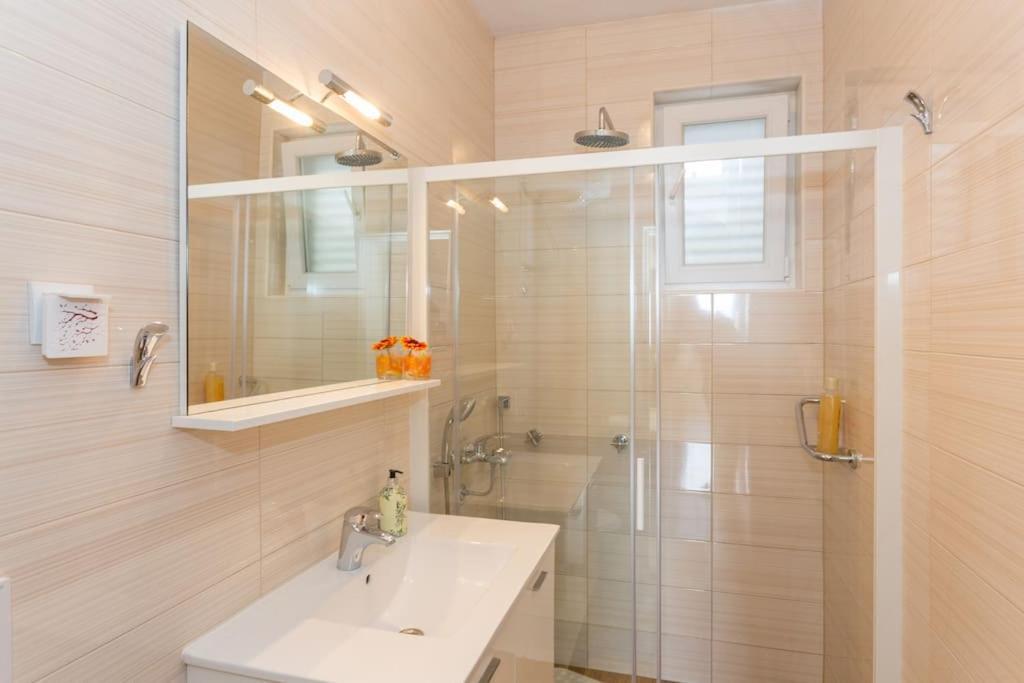 Charming View Old Town Ap, With Free Parking Apartman Dubrovnik Kültér fotó