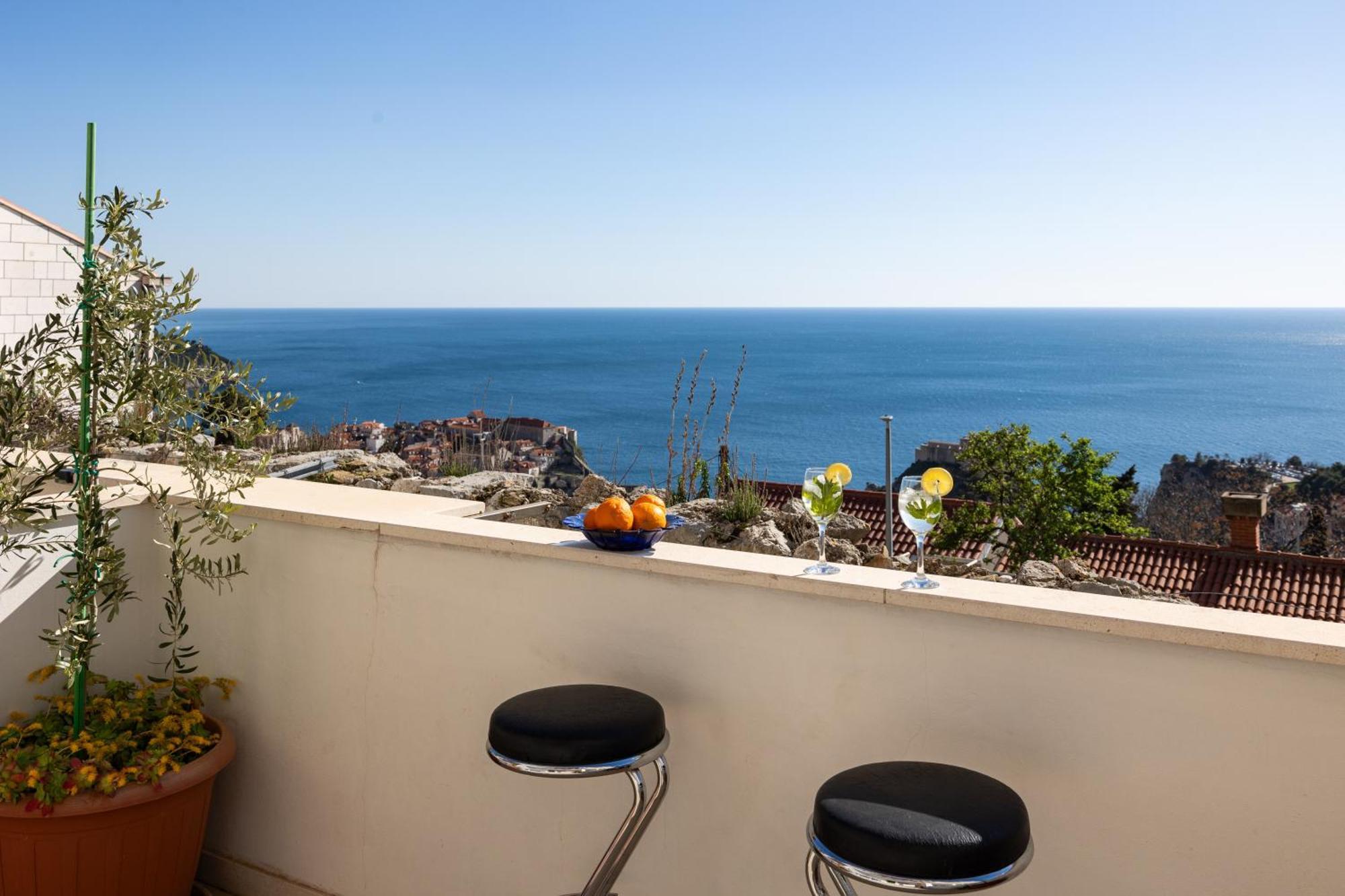 Charming View Old Town Ap, With Free Parking Apartman Dubrovnik Kültér fotó